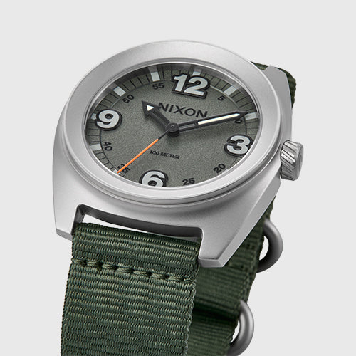 Close up on the details of the Nixon Clutch 42 watch.
