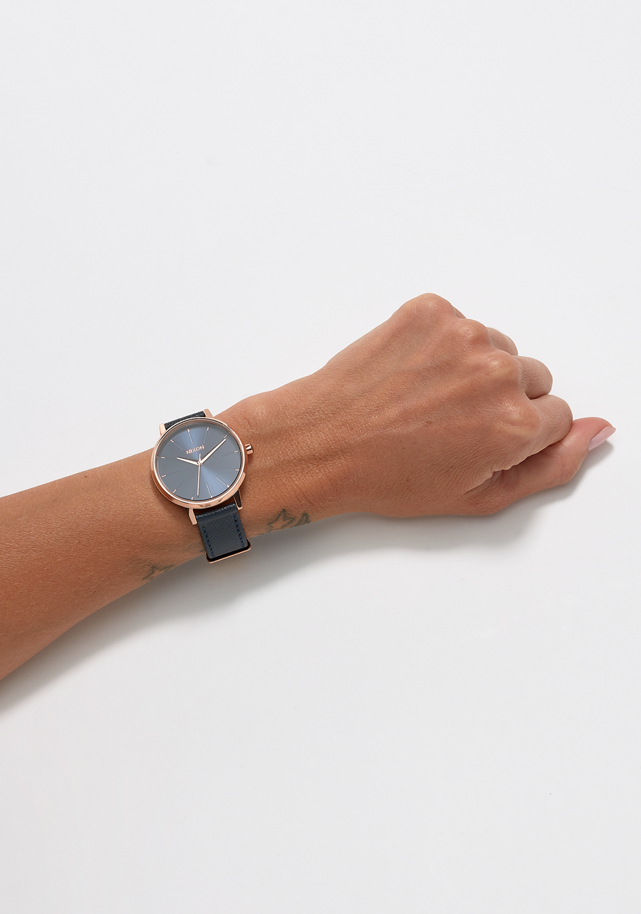新品】NIXON Kensington ネイビー&ピンクゴールド レザー時計 新品】NIXON Kensington ネイビー&ピンクゴールド レザー時計