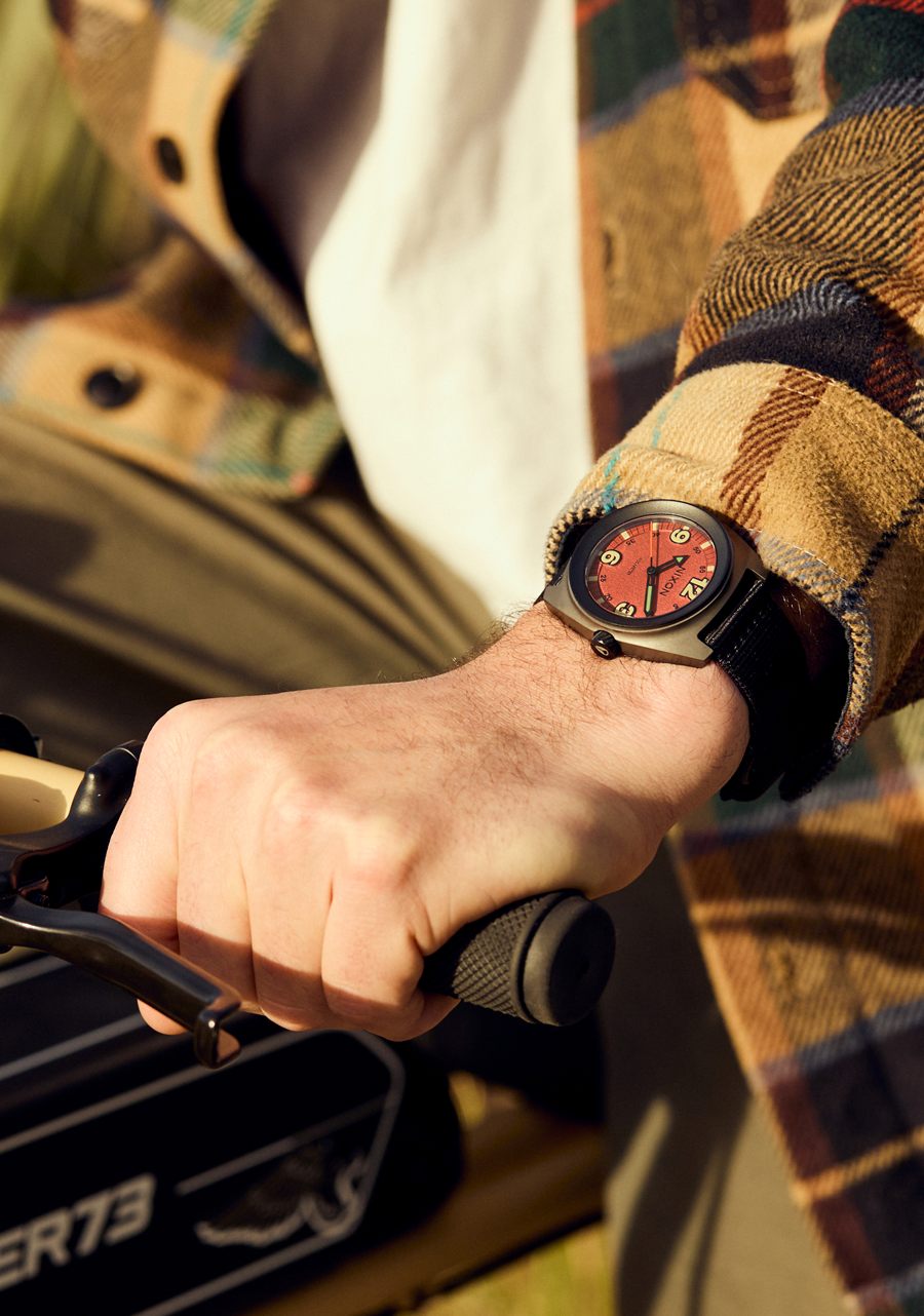 Clutch 42 | Matte Gunmetal / Hot Sauce | 42mm Analog Watch – Nixon US Clutch 42 | Matte Gunmetal / Hot Sauce | 42mm Analog Watch – Nixon US