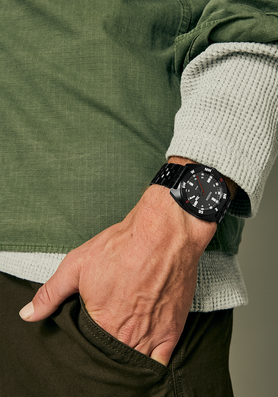 ODIUM blackl ブラックメタル Oco 44 Watch | Black / Black | Stainless Steel Compass Watch