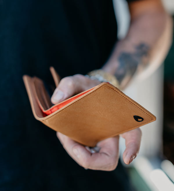 Cape Vegan Leather Wallet | Saddle – Nixon US Cape Vegan Leather Wallet | Saddle – Nixon US