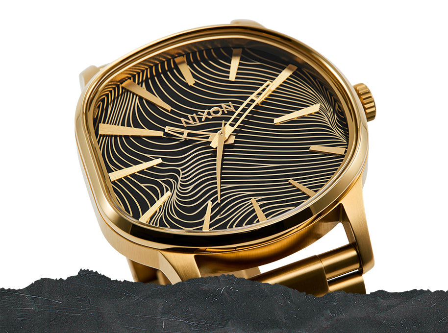 zoomed in image of nixon sentry wobble on an angle.